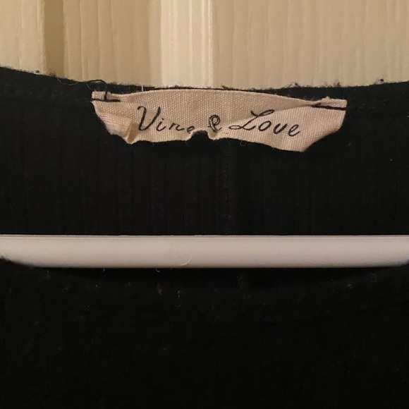 Vine & Love Black Top - Picture 4 of 4